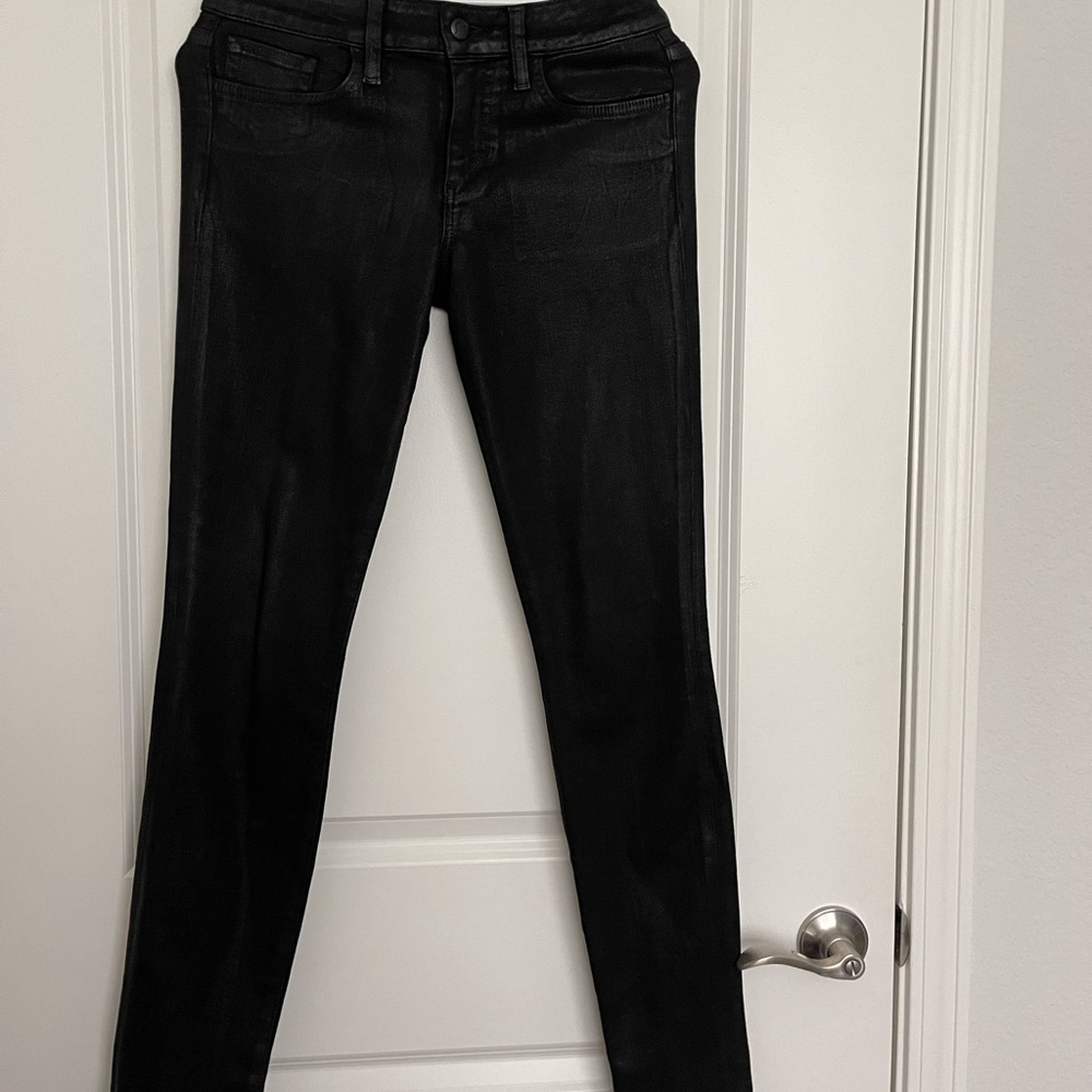 JOE’S BLACK SKINNY JEANS